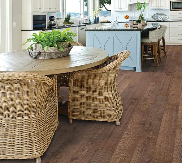 Gingham Oaks Color: Romano Oak